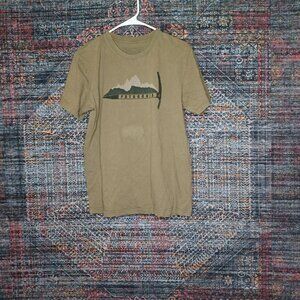 Patagonia men dark olive Organic Mountaineering Climing axe crewneck tee shirt M